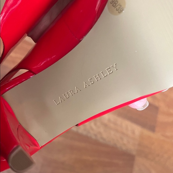 Like new Laura Ashley Vibrant Red Slingback Heels - Picture 12 of 16